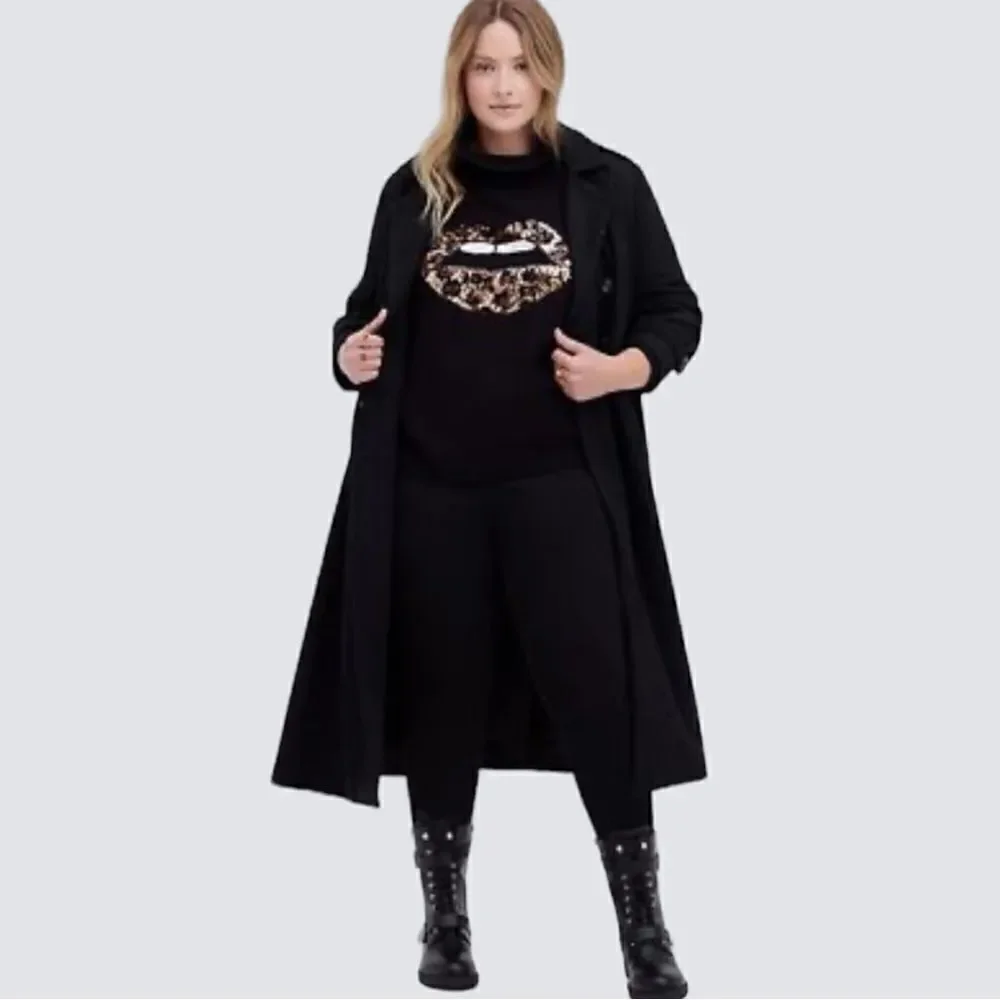 Torrid Drop Shoulder Turtle Neck Sweater Leopard Lips Black, Size 3/4